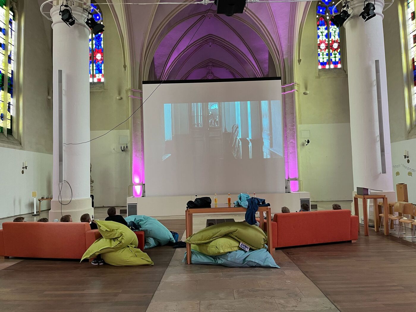 Filmabend der Messdiener Bösensell in der Jugendkirche Münster – ein gelungener Start in die Osterferien